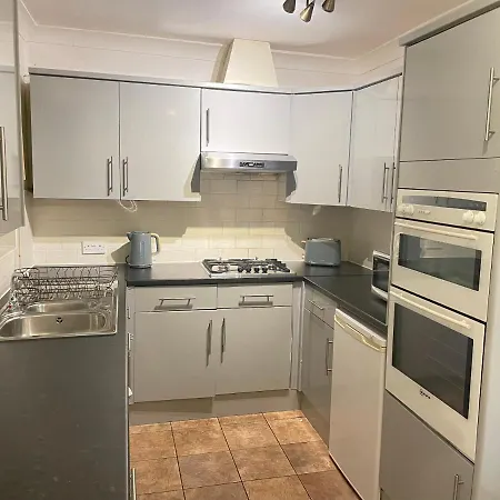 Lovely 4 Bedroom House With 2 Bathroom, Garden And Private Parking Thornton Heath Exterior photo