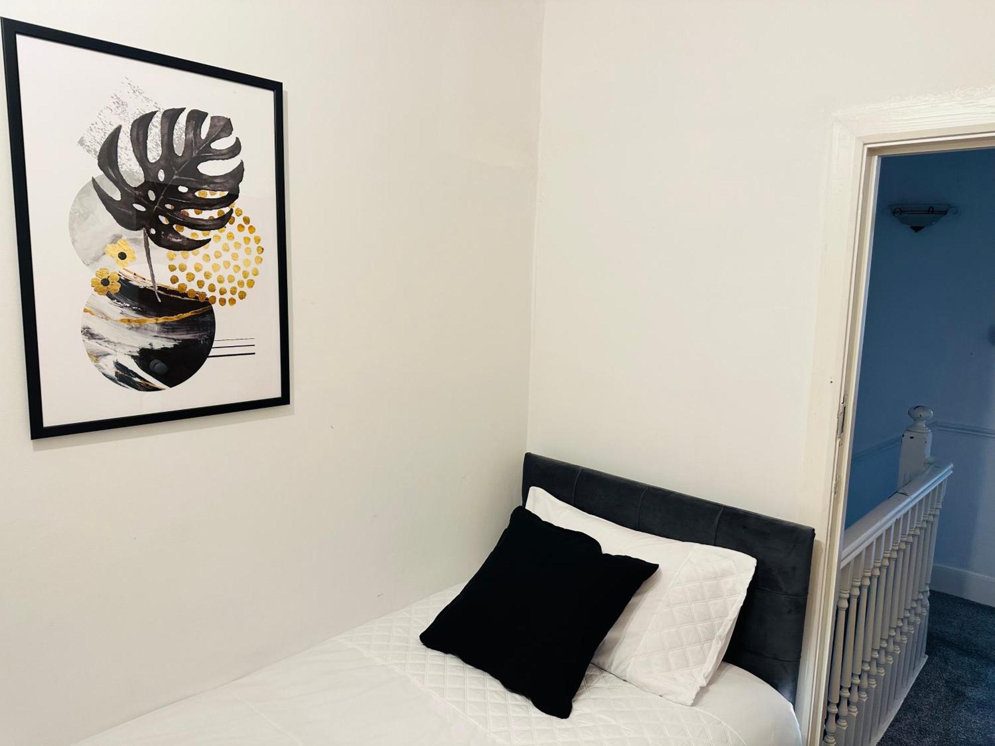 Apartment Lovely 4 Bedroom House With 2 Bathroom, Garden And Private Parking Thornton Heath